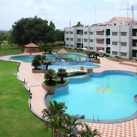 Eagleton - The Golf Resort Bidadi Luaran gambar